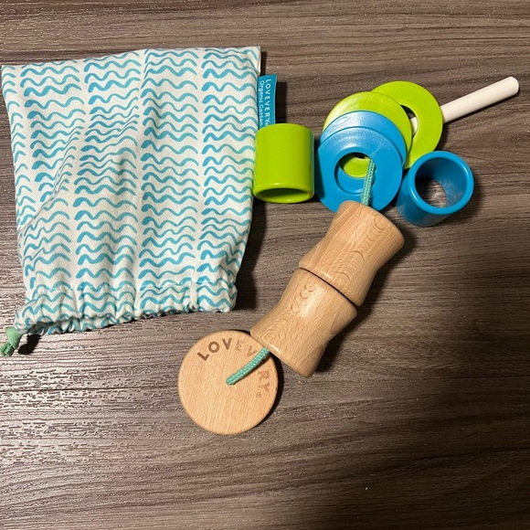 Lovevery Threadable Bead Kit - Picture 2 of 3